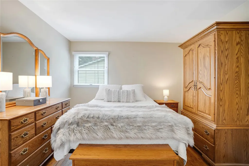 7 Russell Road Hampton Bays NY 11946
