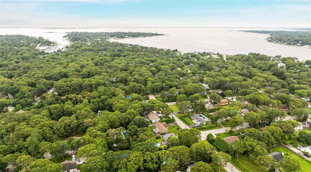 7 Russell Road Hampton Bays NY 11946