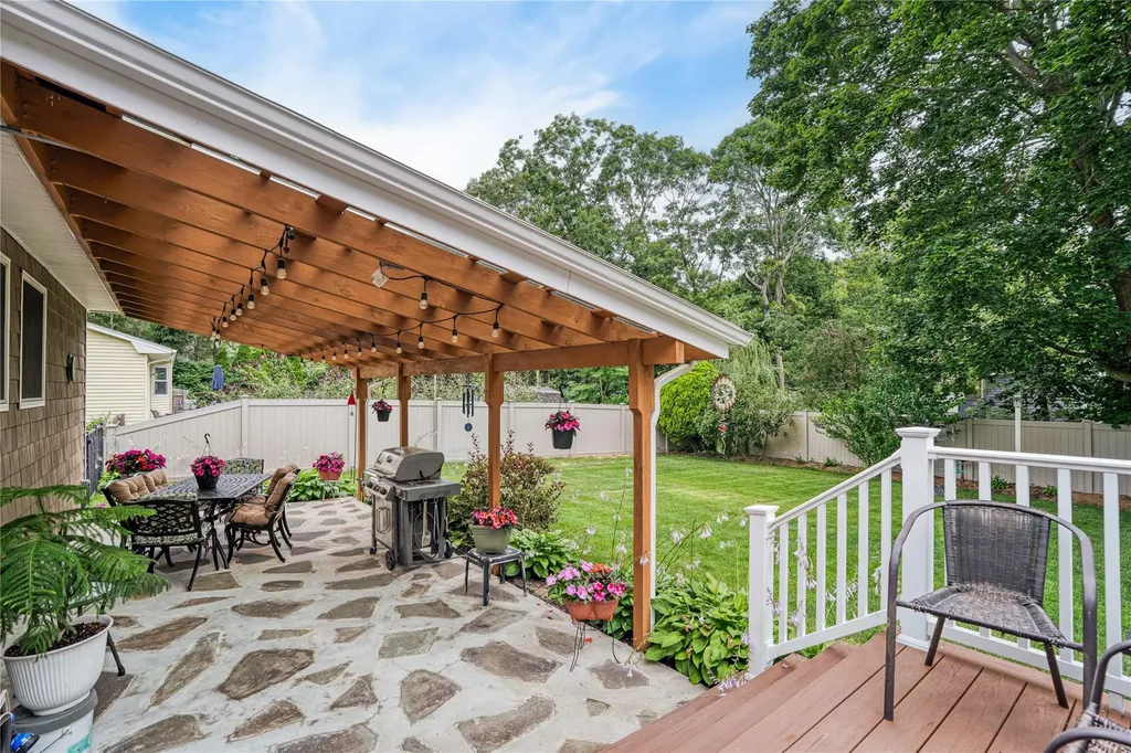 7 Russell Road Hampton Bays NY 11946