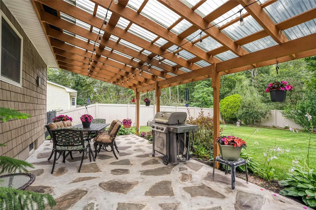 7 Russell Road Hampton Bays NY 11946