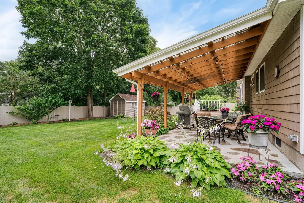 7 Russell Road Hampton Bays NY 11946