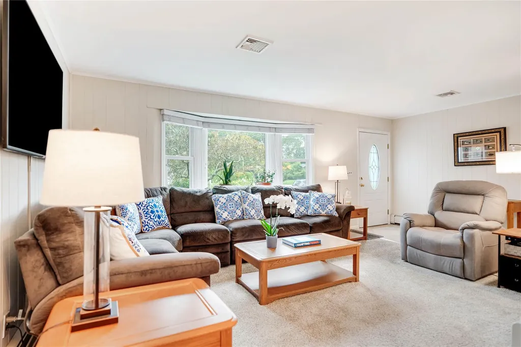 7 Russell Road Hampton Bays NY 11946