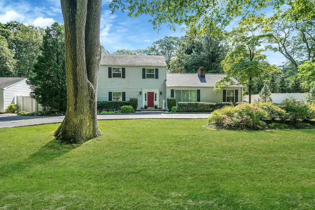 178 Beverly Road South Huntington NY 11746