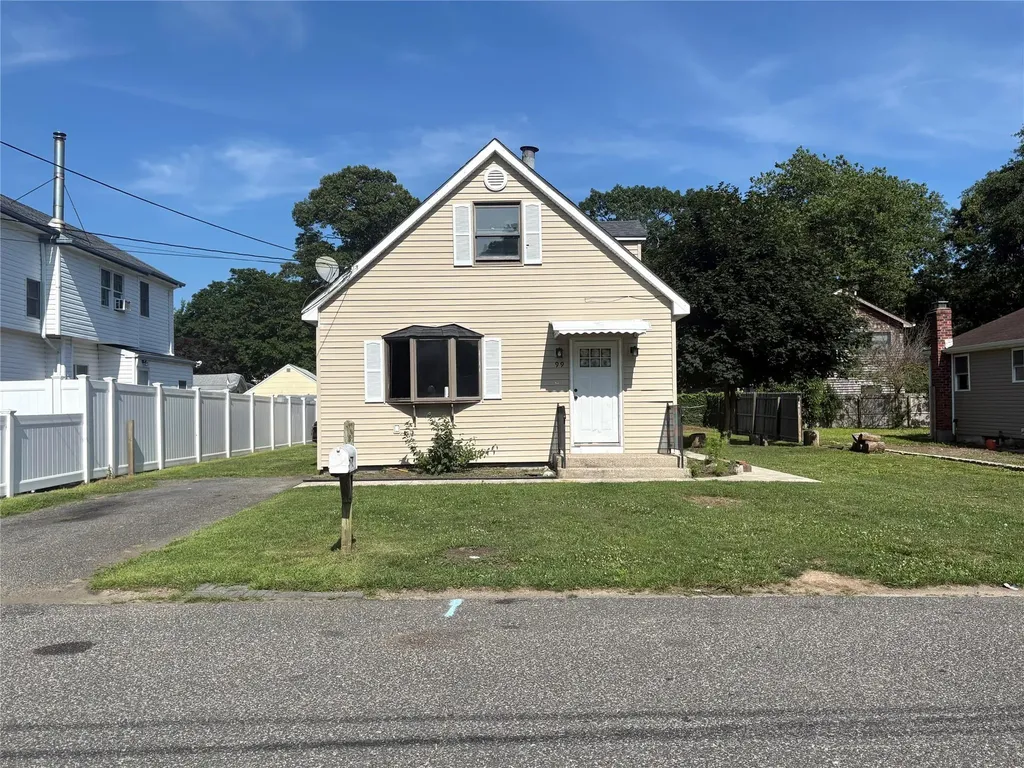 99 Lynbrook Drive Mastic Beach NY 11951