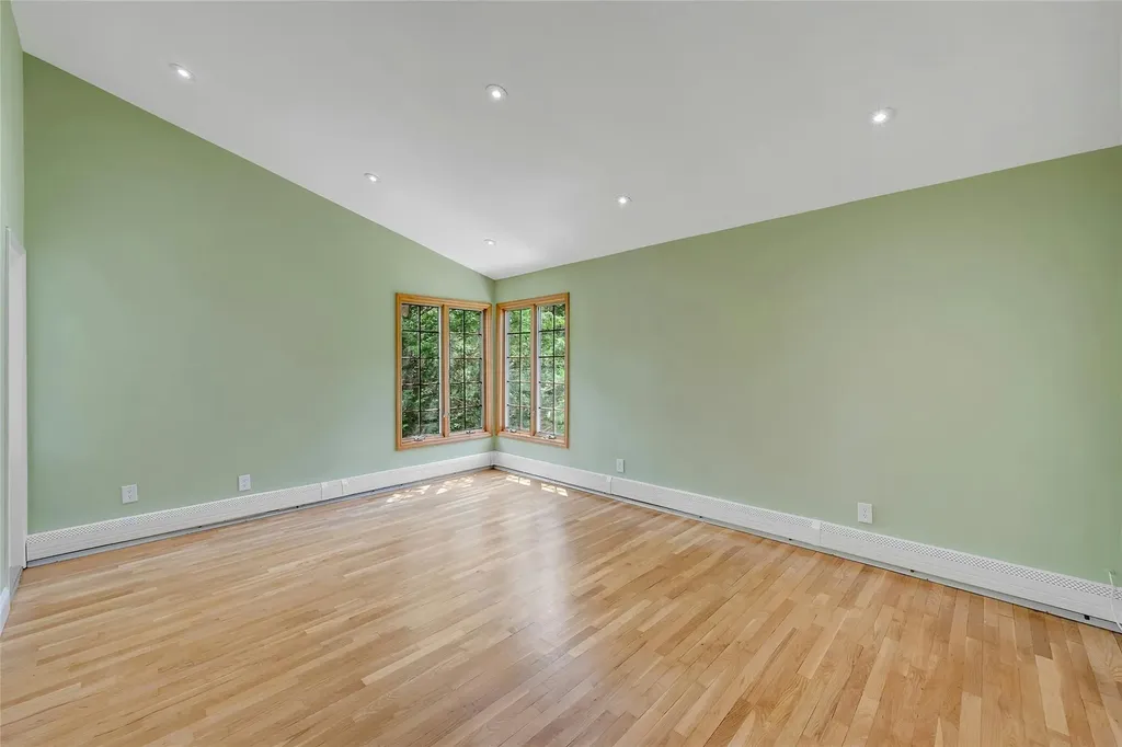 77 Greenwood Lane White Plains NY 10607