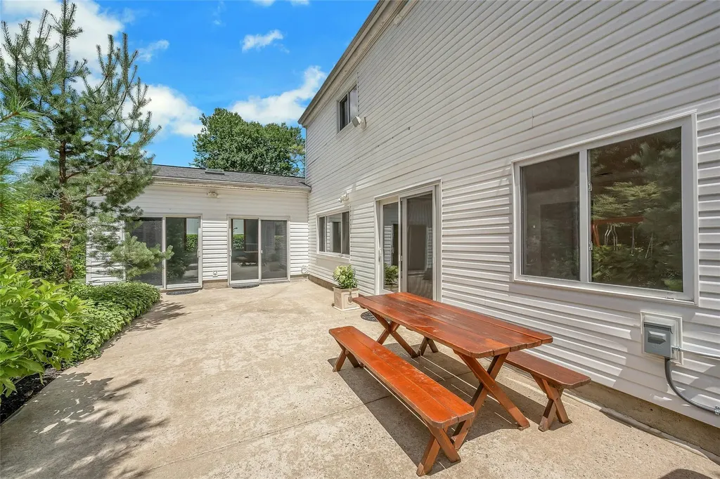 77 Greenwood Lane White Plains NY 10607