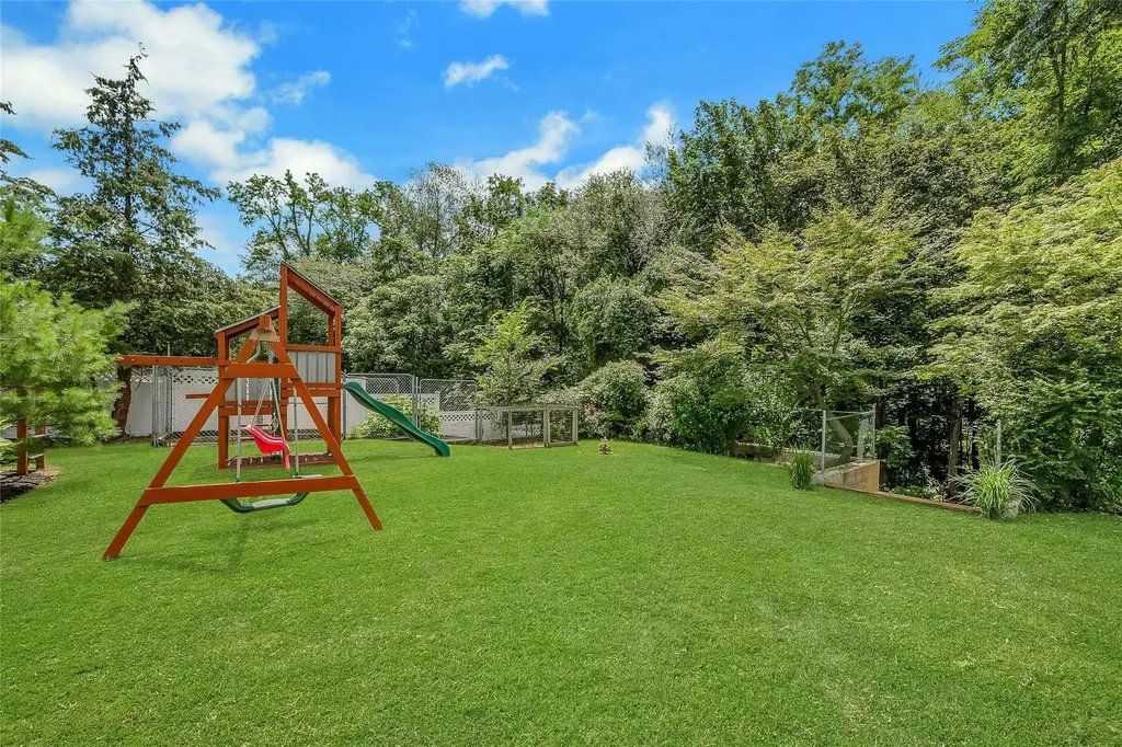 77 Greenwood Lane White Plains NY 10607