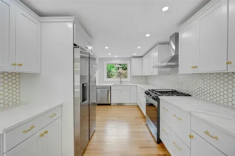 77 Greenwood Lane White Plains NY 10607