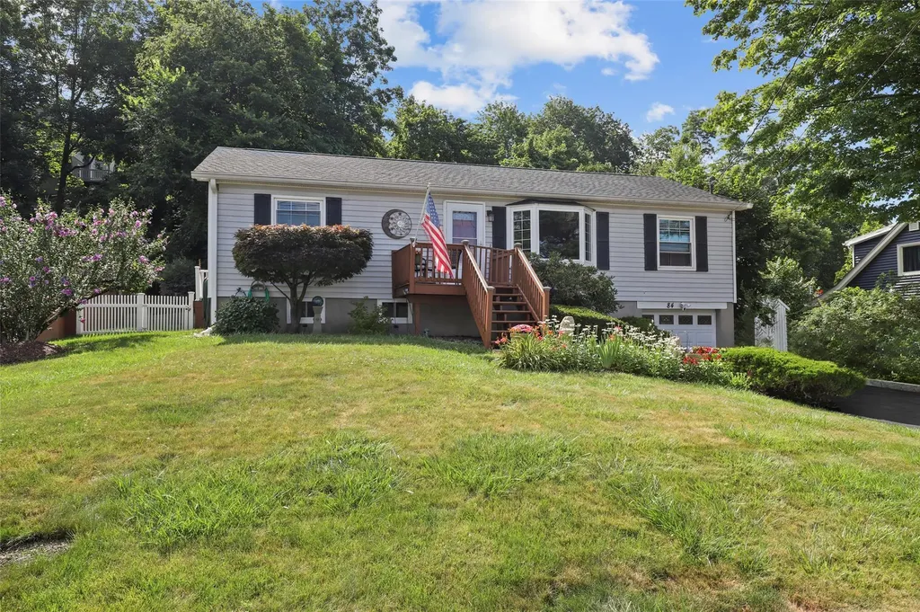 84 Entrance Way Mahopac NY 10541