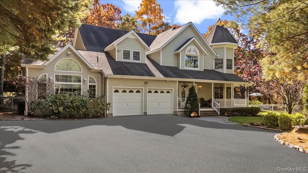 1040 Washington Avenue Plainview NY 11803