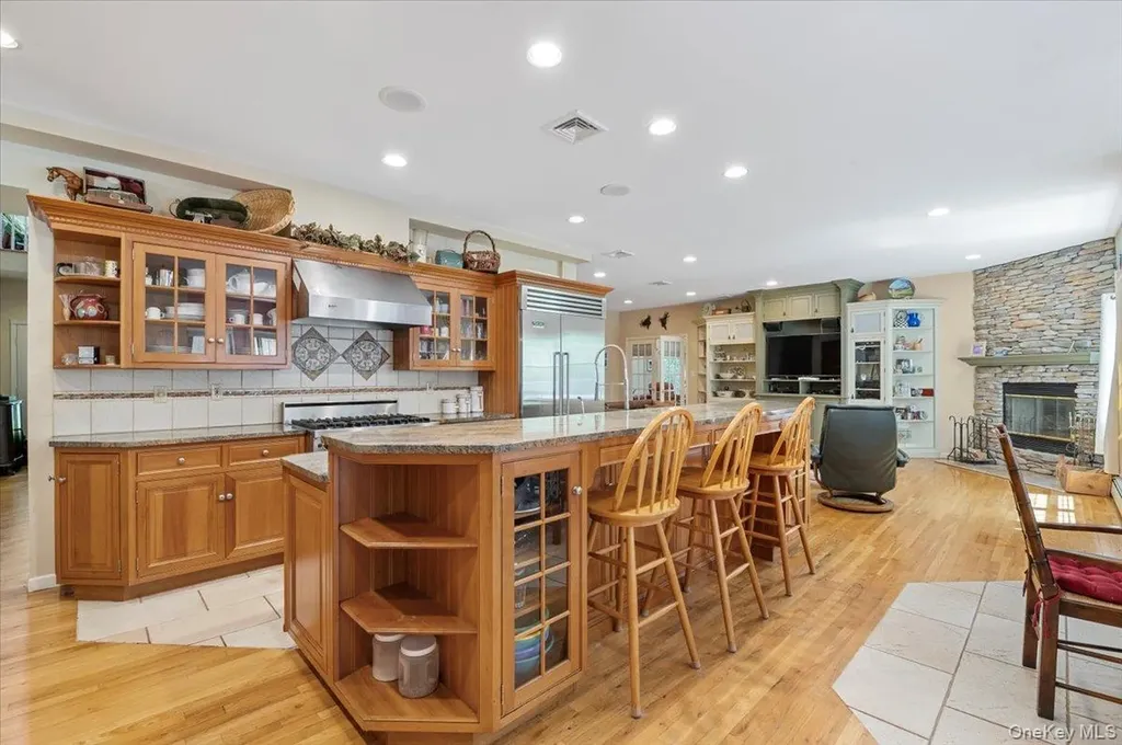 1040 Washington Avenue Plainview NY 11803