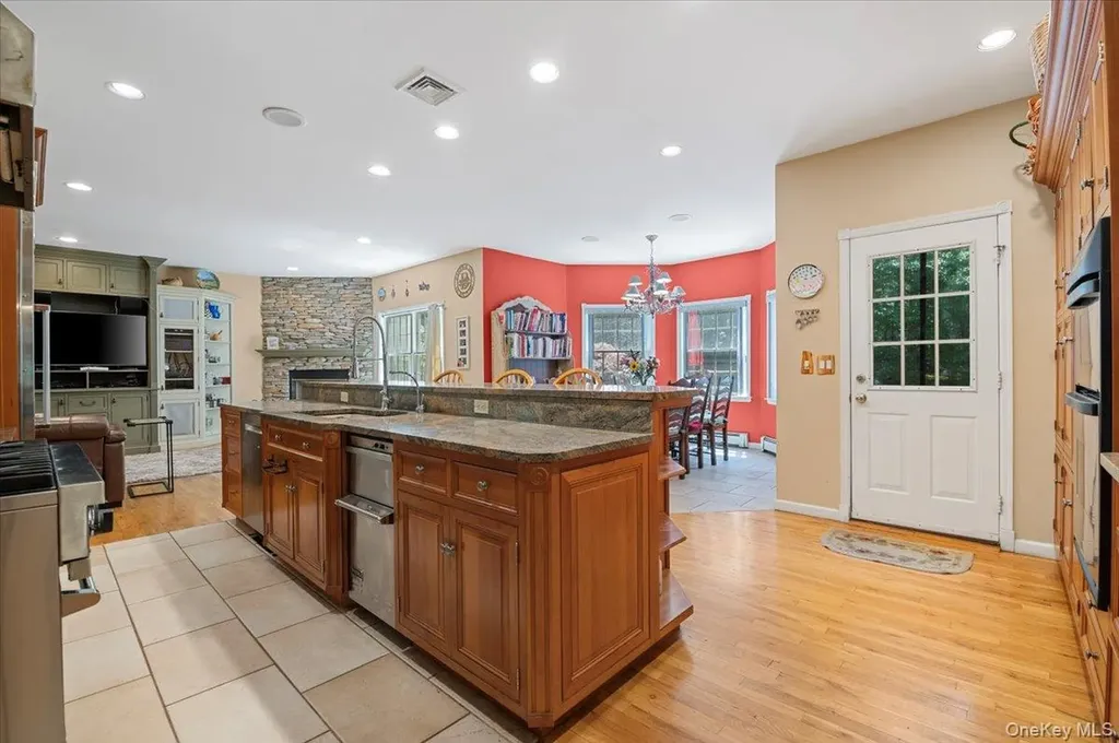 1040 Washington Avenue Plainview NY 11803