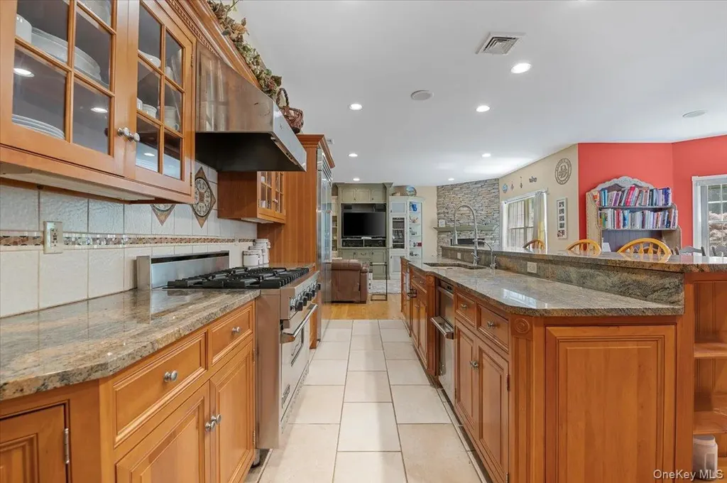1040 Washington Avenue Plainview NY 11803
