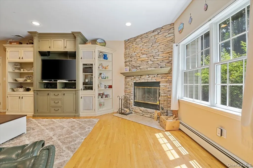 1040 Washington Avenue Plainview NY 11803