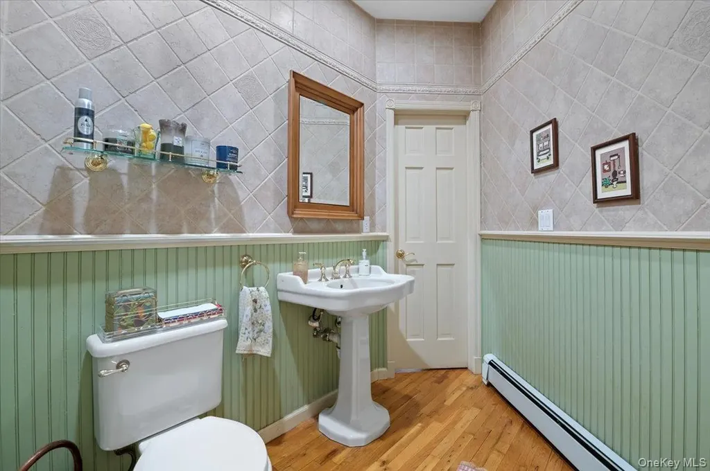 1040 Washington Avenue Plainview NY 11803