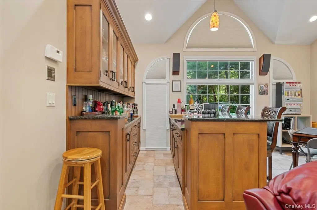 1040 Washington Avenue Plainview NY 11803