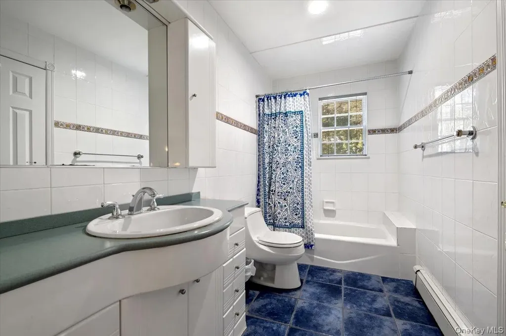 1040 Washington Avenue Plainview NY 11803
