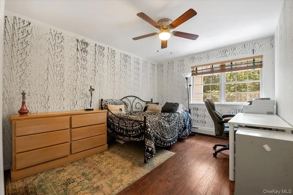 1040 Washington Avenue Plainview NY 11803