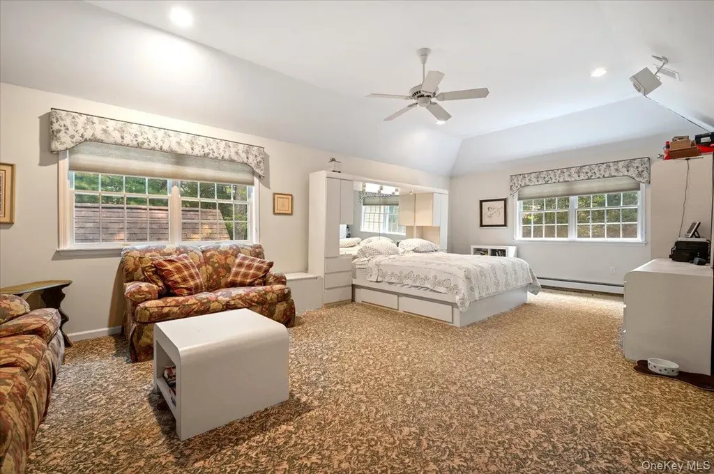 1040 Washington Avenue Plainview NY 11803