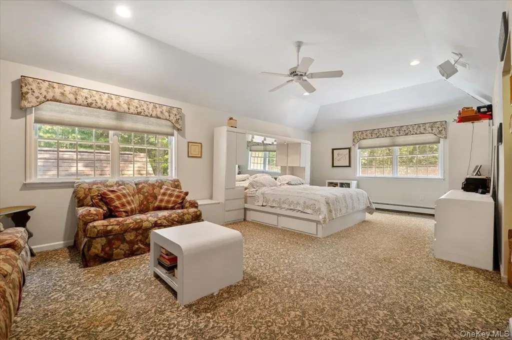 1040 Washington Avenue Plainview NY 11803