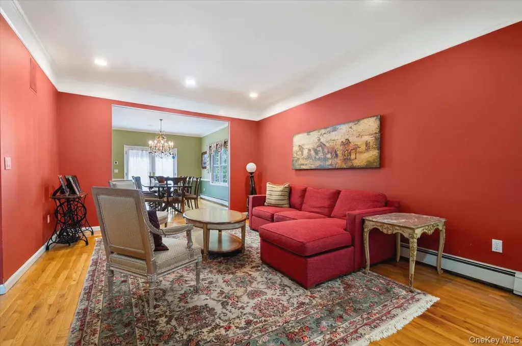 1040 Washington Avenue Plainview NY 11803