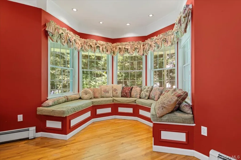 1040 Washington Avenue Plainview NY 11803