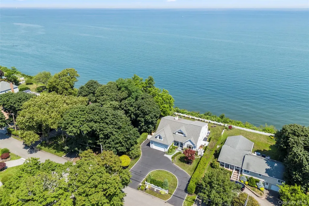 41 Seacliff Avenue Miller Place NY 11764