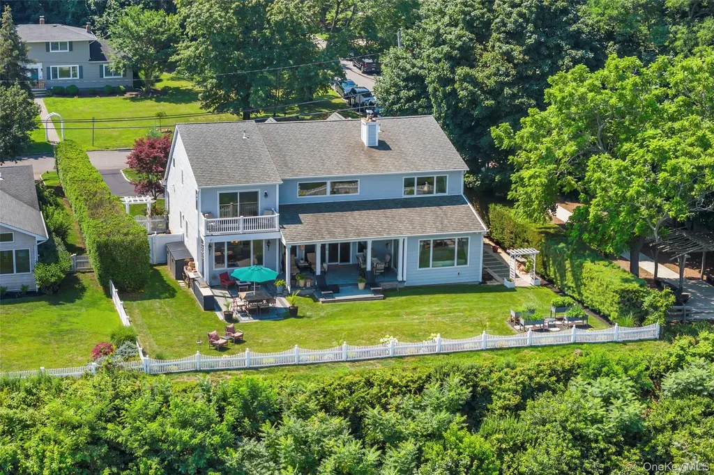 41 Seacliff Avenue Miller Place NY 11764