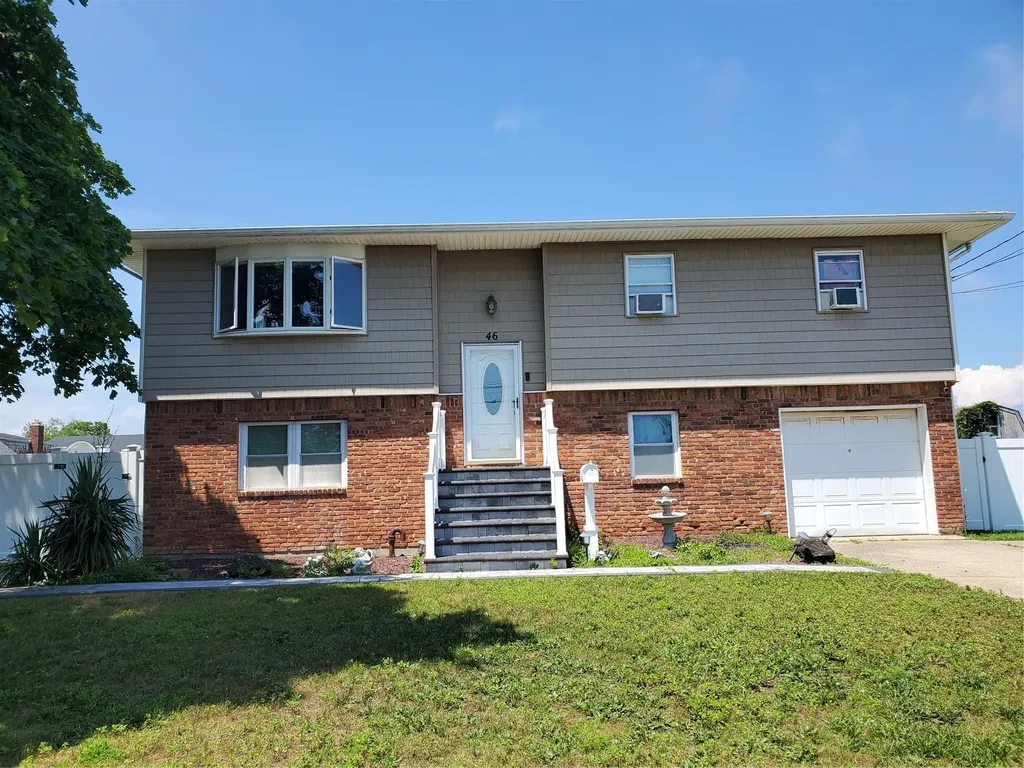 46 Sunrise Avenue Lindenhurst NY 11757