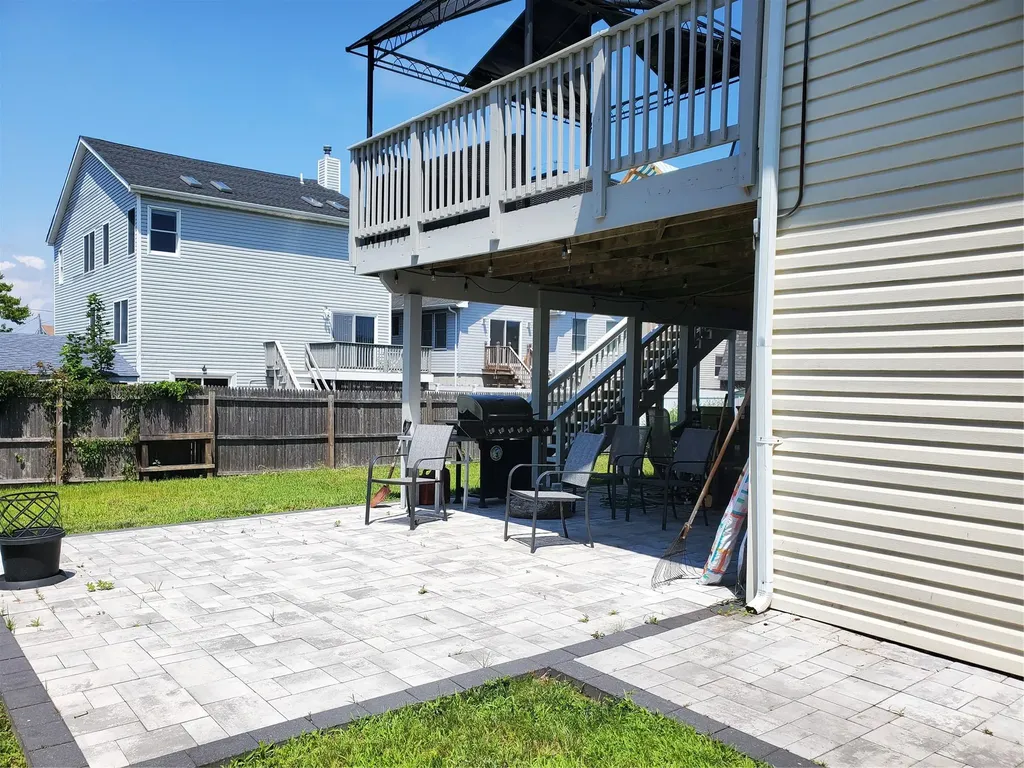 46 Sunrise Avenue Lindenhurst NY 11757