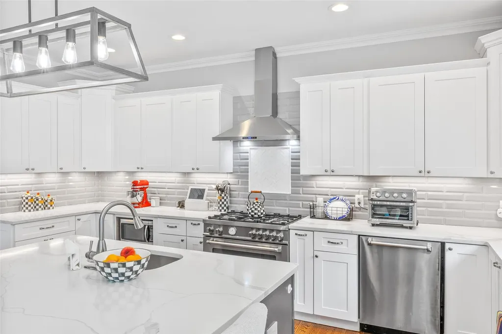 111 Hampton Way Merrick NY 11566