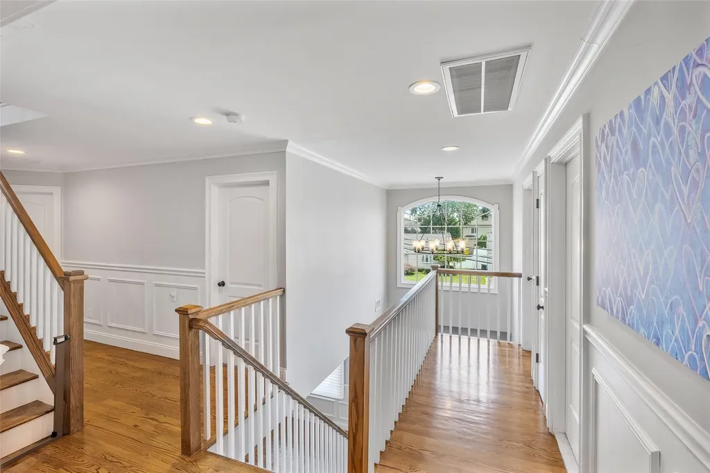 111 Hampton Way Merrick NY 11566