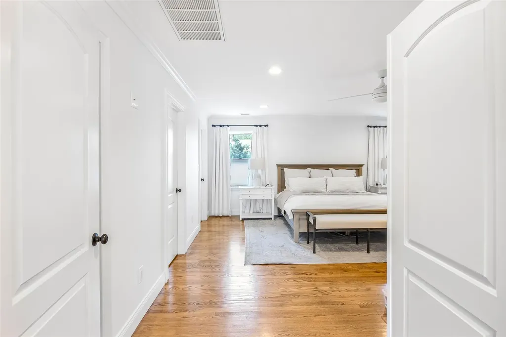 111 Hampton Way Merrick NY 11566
