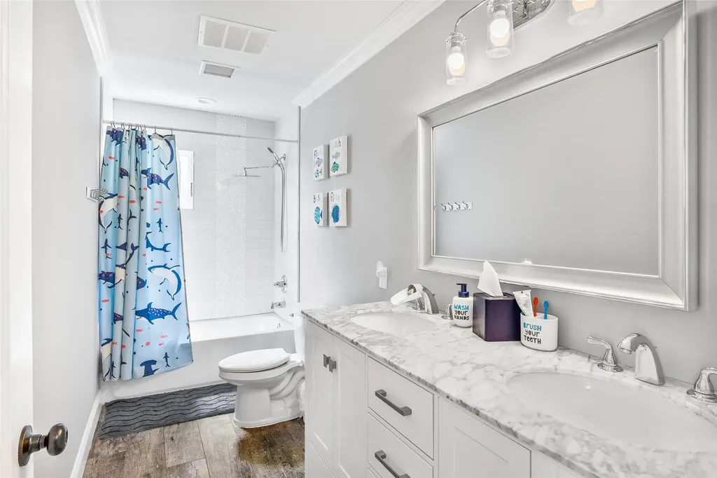111 Hampton Way Merrick NY 11566