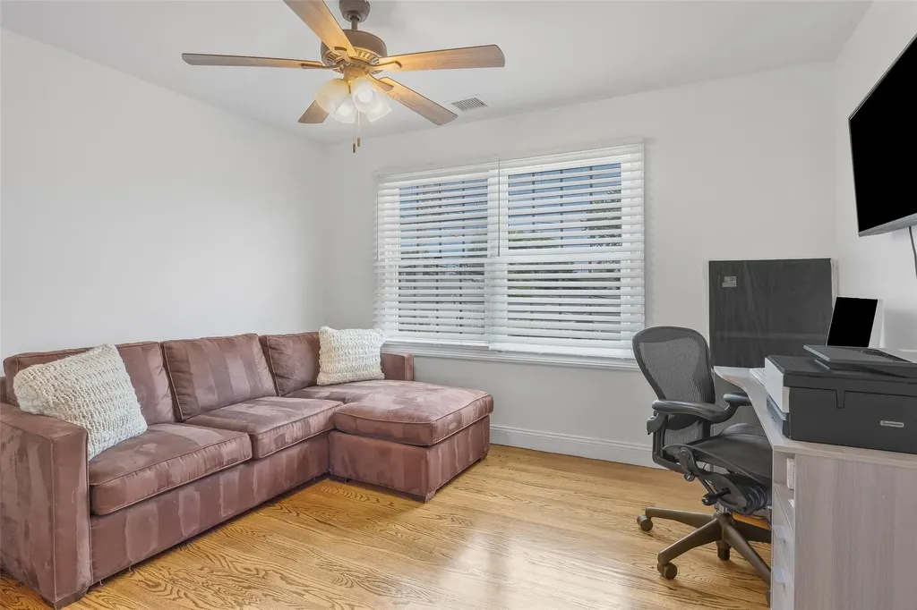 111 Hampton Way Merrick NY 11566