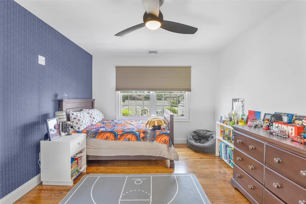 111 Hampton Way Merrick NY 11566