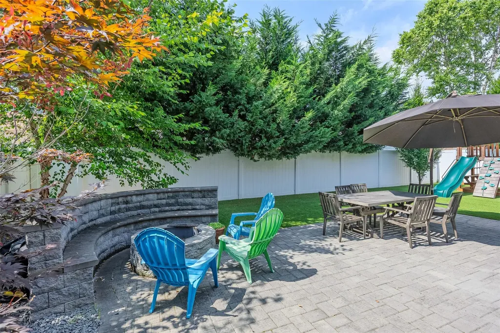 111 Hampton Way Merrick NY 11566