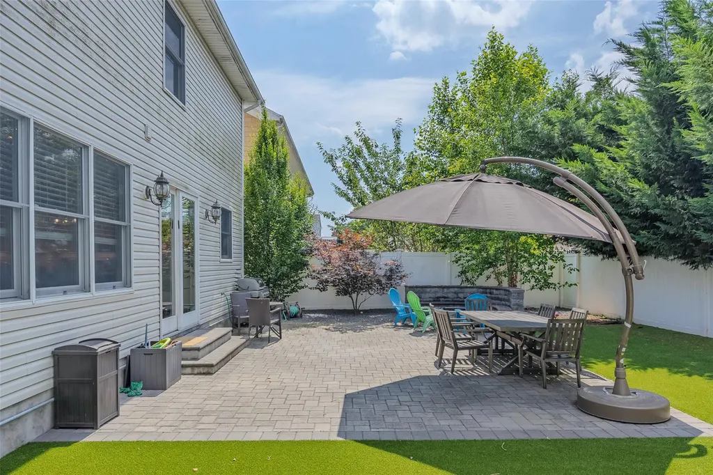 111 Hampton Way Merrick NY 11566