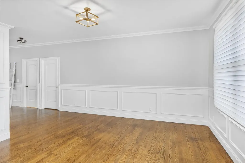 111 Hampton Way Merrick NY 11566
