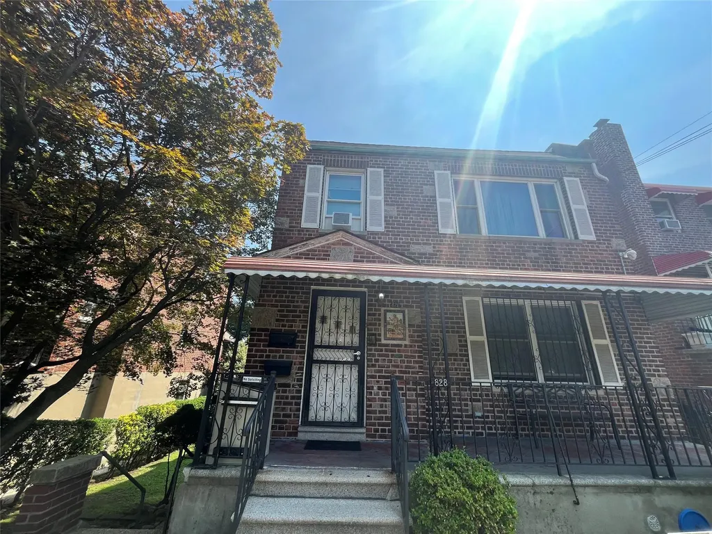 828 Waring Avenue Bronx NY 10467