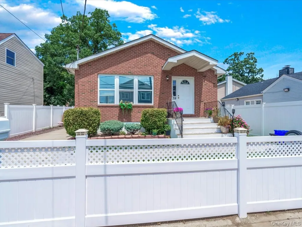 39 Mirin Avenue Roosevelt NY 11575