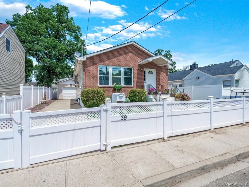 39 Mirin Avenue Roosevelt NY 11575