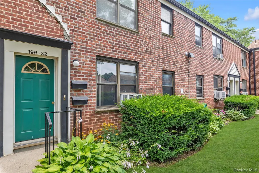 196-32 69th Avenue Fresh Meadows NY 11365