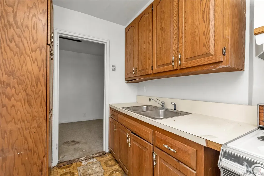 196-32 69th Avenue Fresh Meadows NY 11365