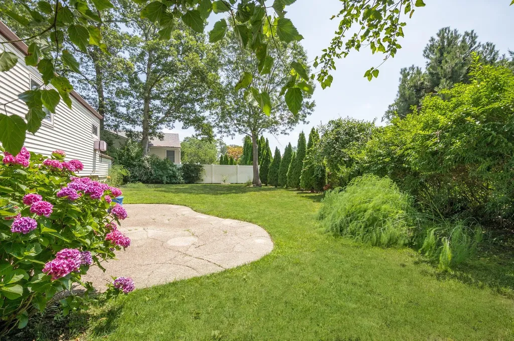 12 46th Street Islip NY 11751