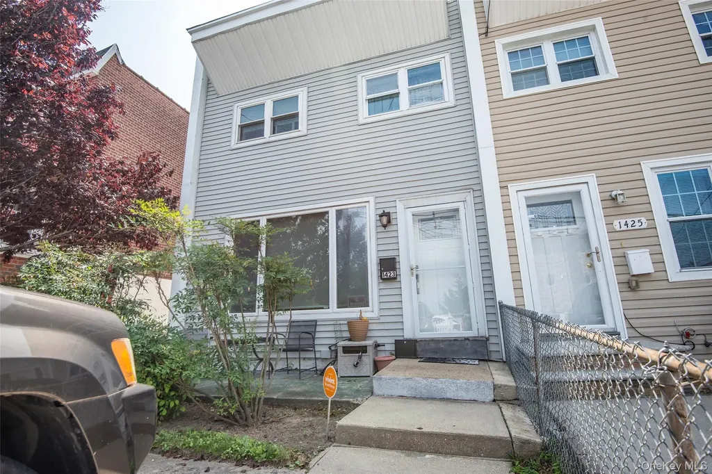 1423 Shore Drive Bronx NY 10465