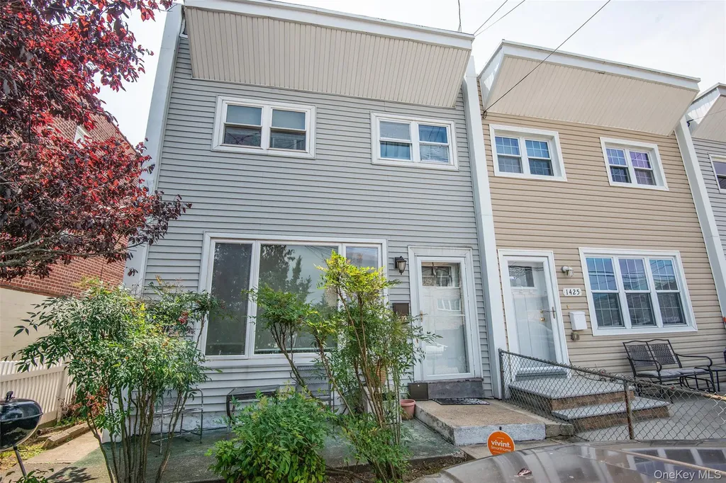 1423 Shore Drive Bronx NY 10465