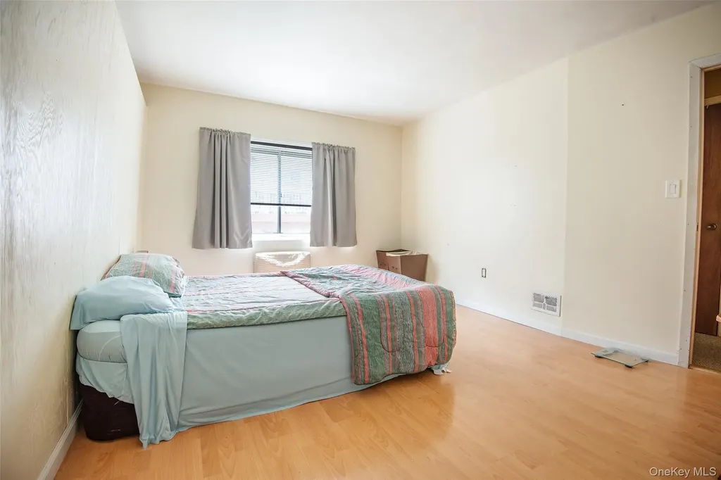 1423 Shore Drive Bronx NY 10465