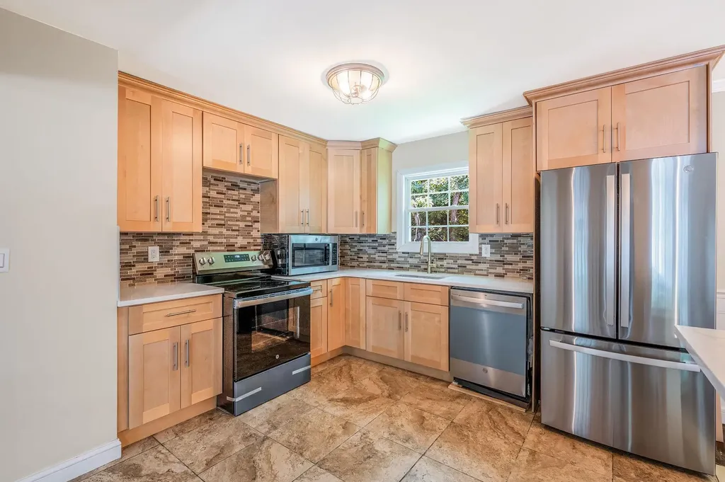 368 Carnation Drive Shirley NY 11967