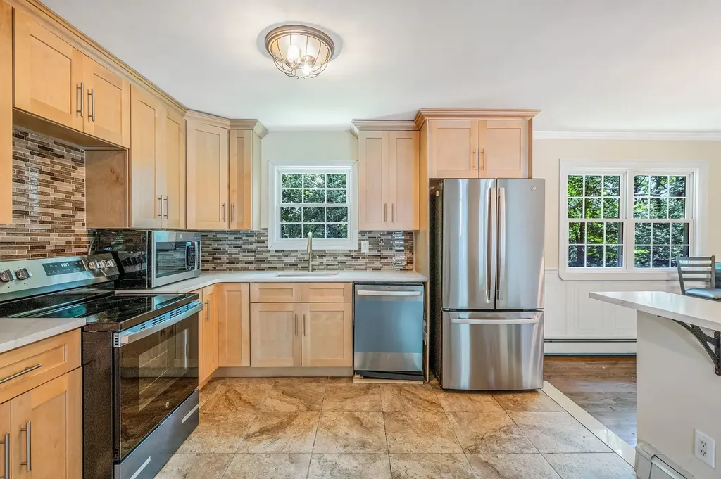368 Carnation Drive Shirley NY 11967